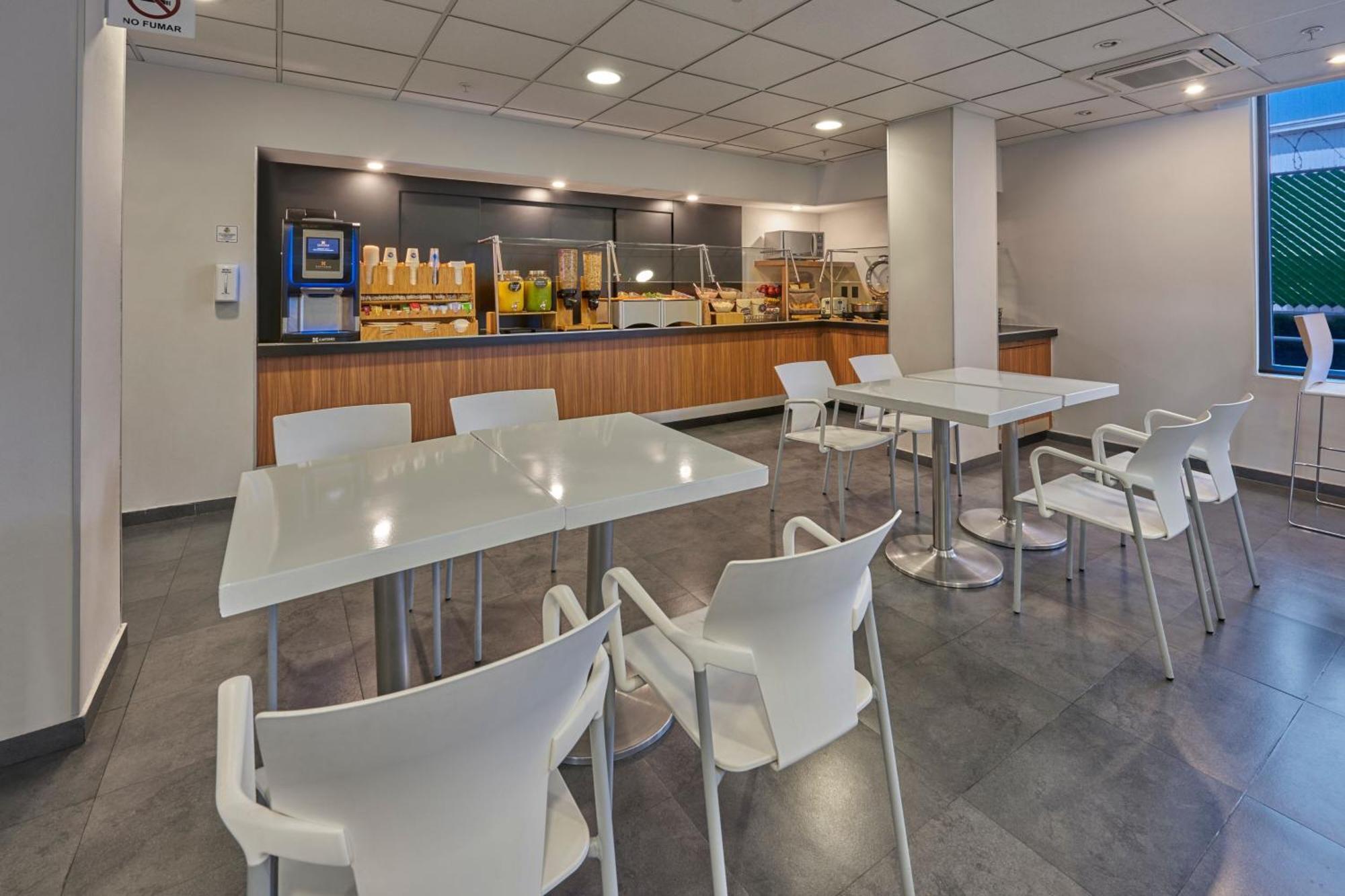 City Express By Marriott Ciudad De Mexico Plaza Central Ngoại thất bức ảnh